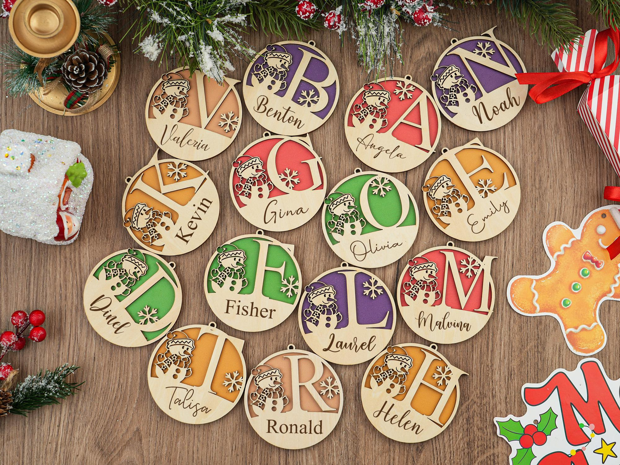 Custom Family Snowman Wooden Christmas Ornament - Personalized Holiday Tree Decor with Names 1