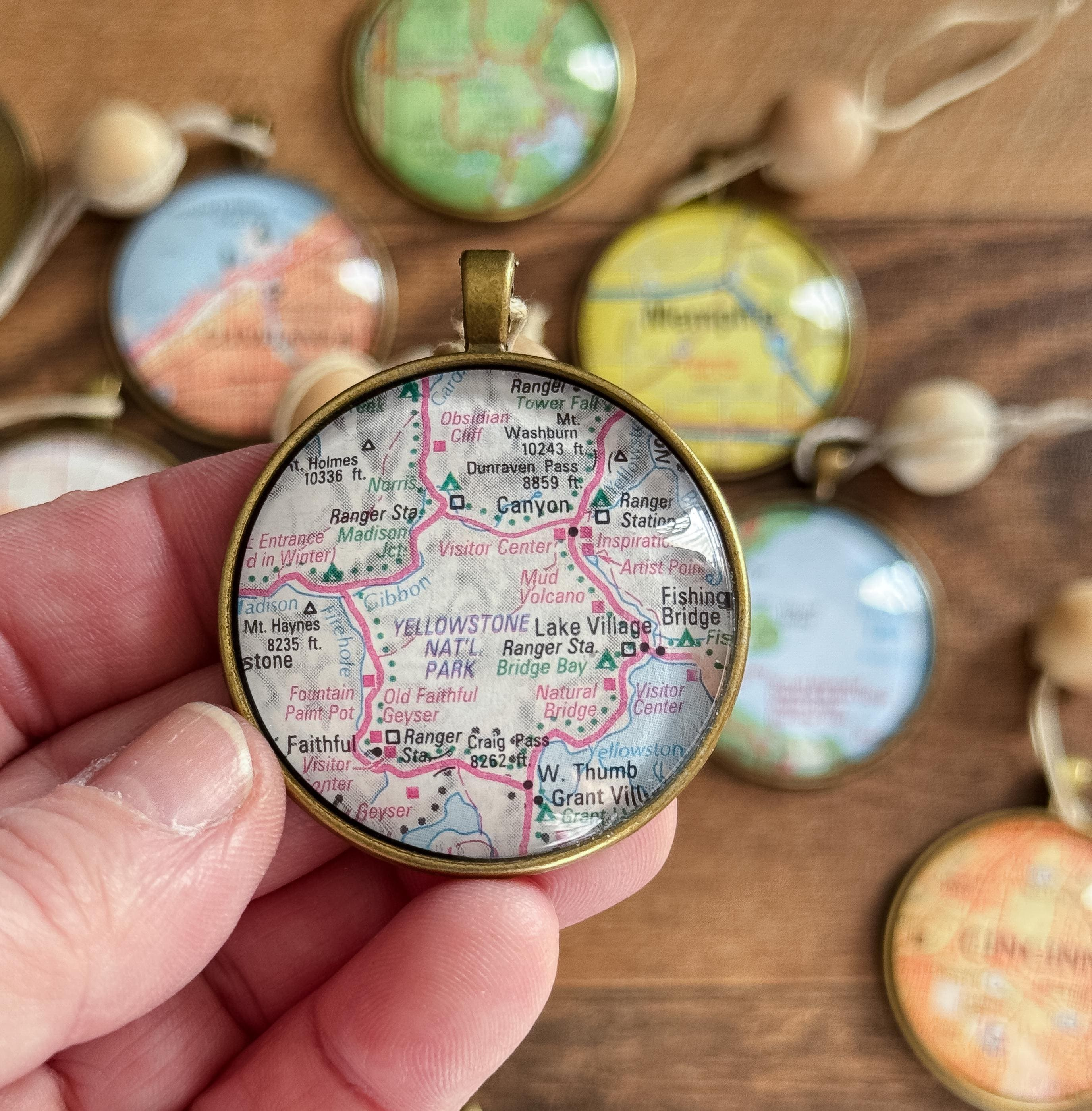 Custom Vintage Map Ornament - Personalized City Christmas Tree Decoration, Engraved Date Option, Travel Gift
