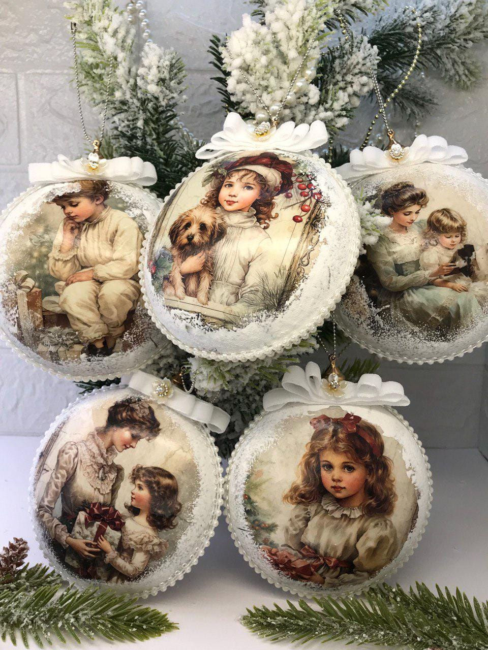 Vintage Christmas Medallion Ornaments Set of 5, Retro Holiday Tree Decor Vintage Christmas Medallion Ornaments Set of 5, Retro Holiday Tree Decor