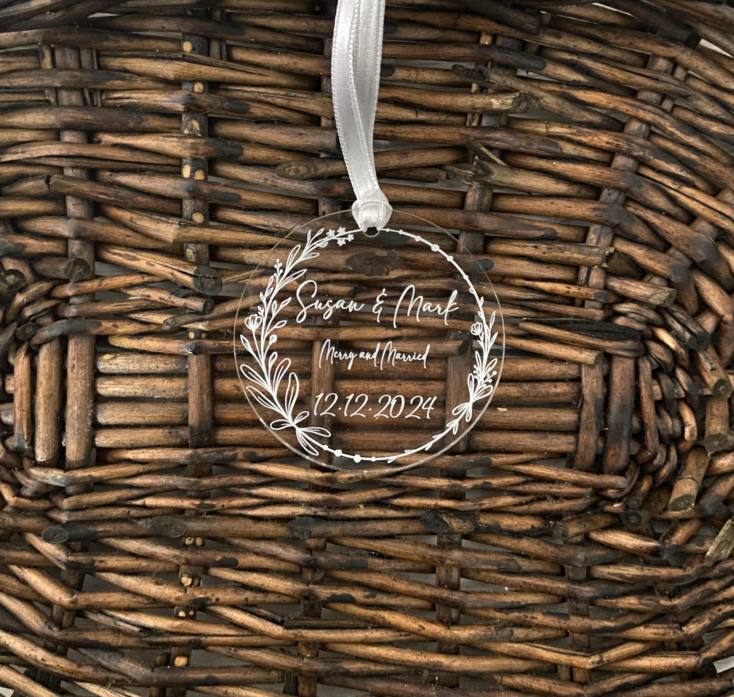 Personalized Acrylic Wedding Ornament Favors for Guests, Bulk Wedding Keepsake Gifts 1 - MeasureMason Personalized Acrylic Wedding Ornament Favors for Guests, Bulk Wedding Keepsake Gifts 1