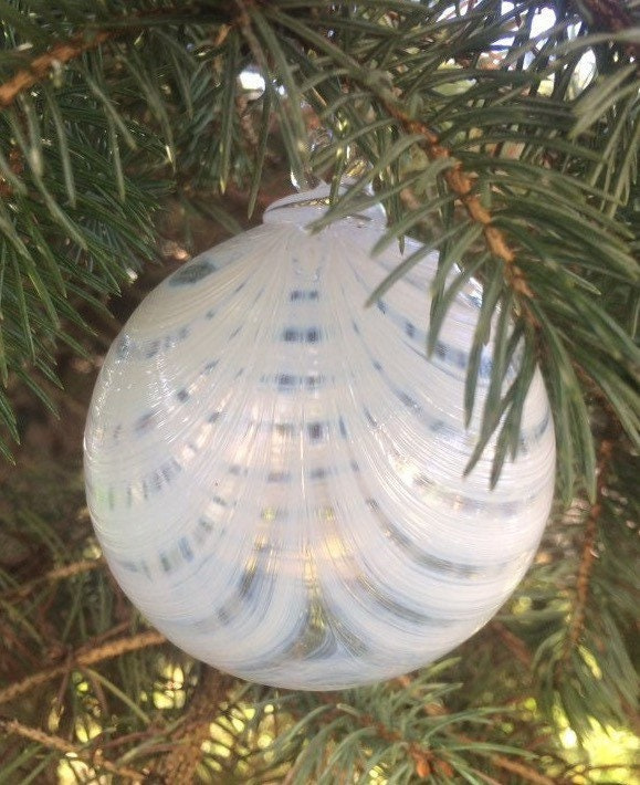 Handcrafted Blown Glass Round Feathered Ornament White Feathered Pattern Christmas Tree Decor 3 Inch Made in USA Handcrafted Blown Glass Round Feathered Ornament White Feathered Pattern Christmas Tree Decor 3 Inch Made in USA