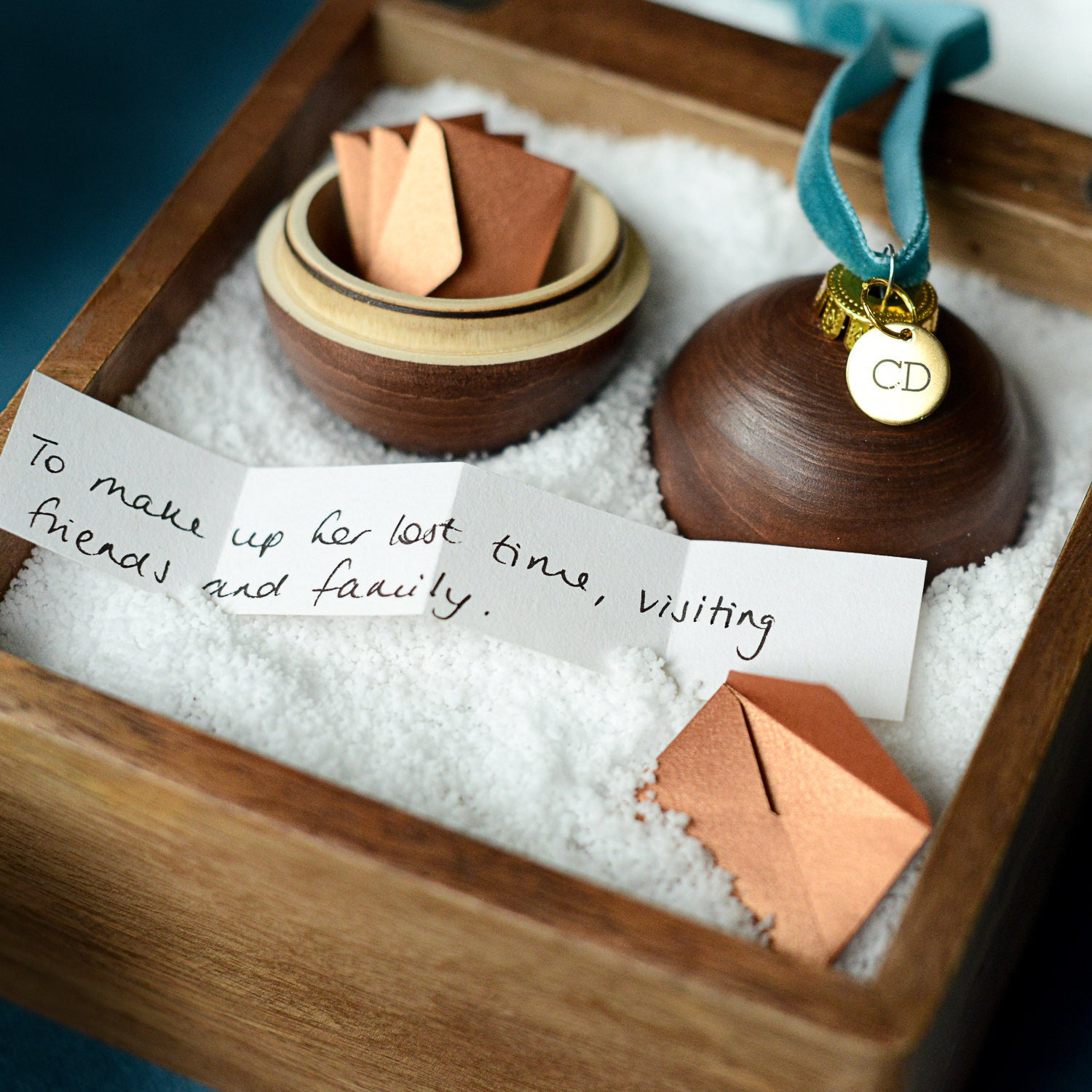Personalised Wooden Christmas Bauble – Hopes, Wishes & Intentions Family Tradition Ornament, New Year Keepsake