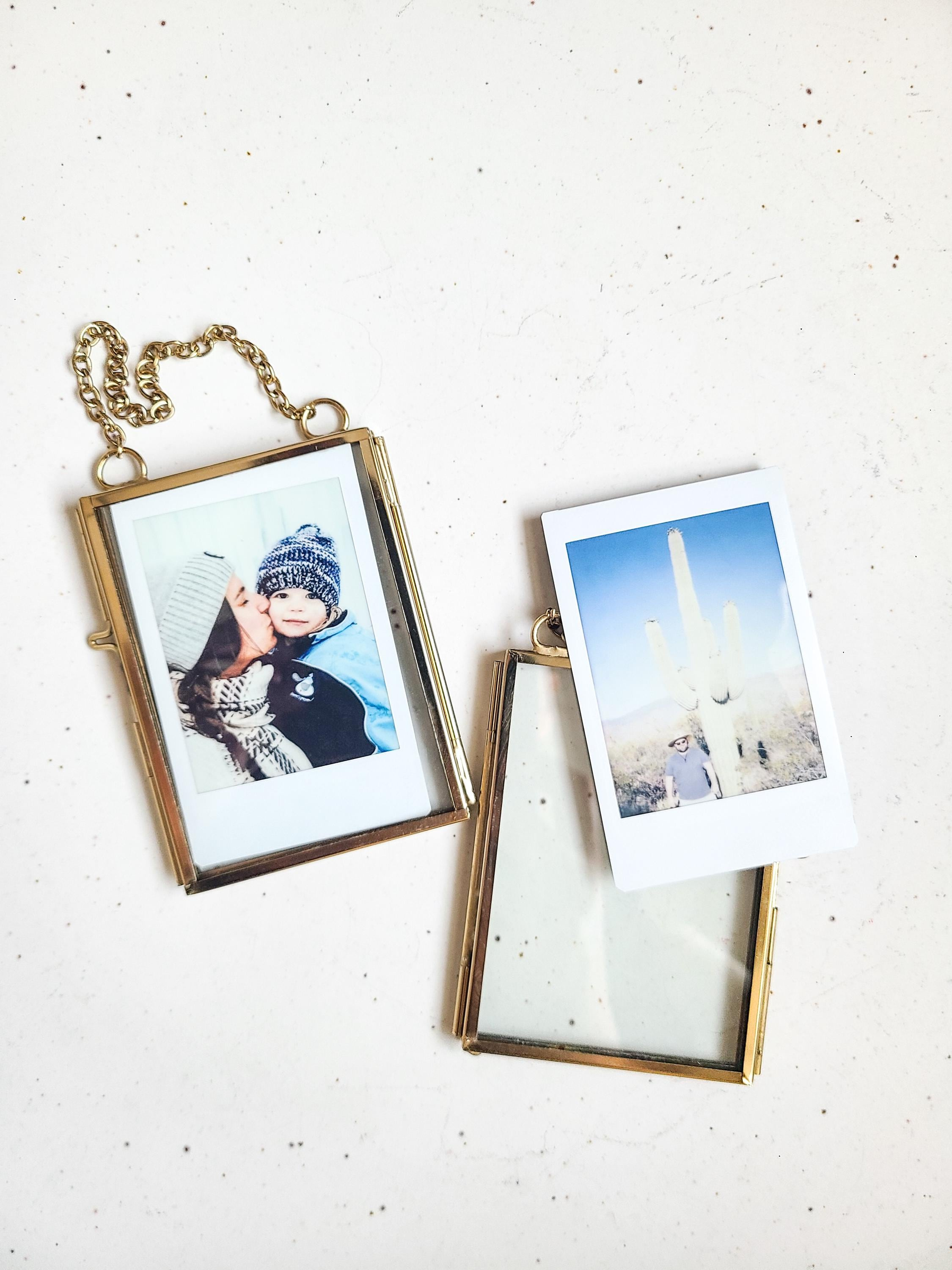 Gold Polaroid Frame Ornament - Double-Sided Photo Display for Instax Mini & Wallet Photos Gold Polaroid Frame Ornament - Double-Sided Photo Display for Instax Mini & Wallet Photos