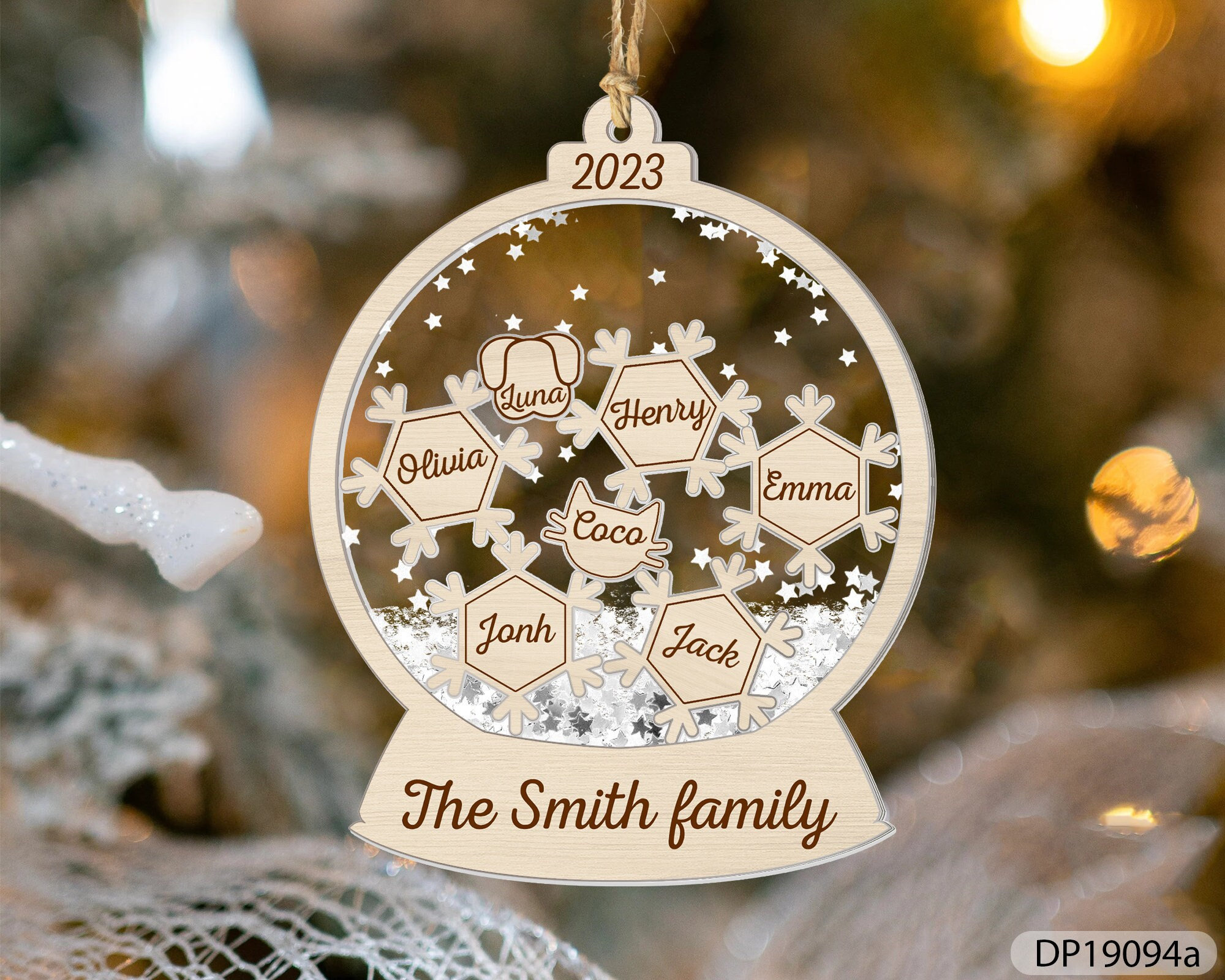 Custom Family Christmas Ornament with Names - Personalized Snow Globe Shaker Decoration Gift Custom Family Christmas Ornament with Names - Personalized Snow Globe Shaker Decoration Gift
