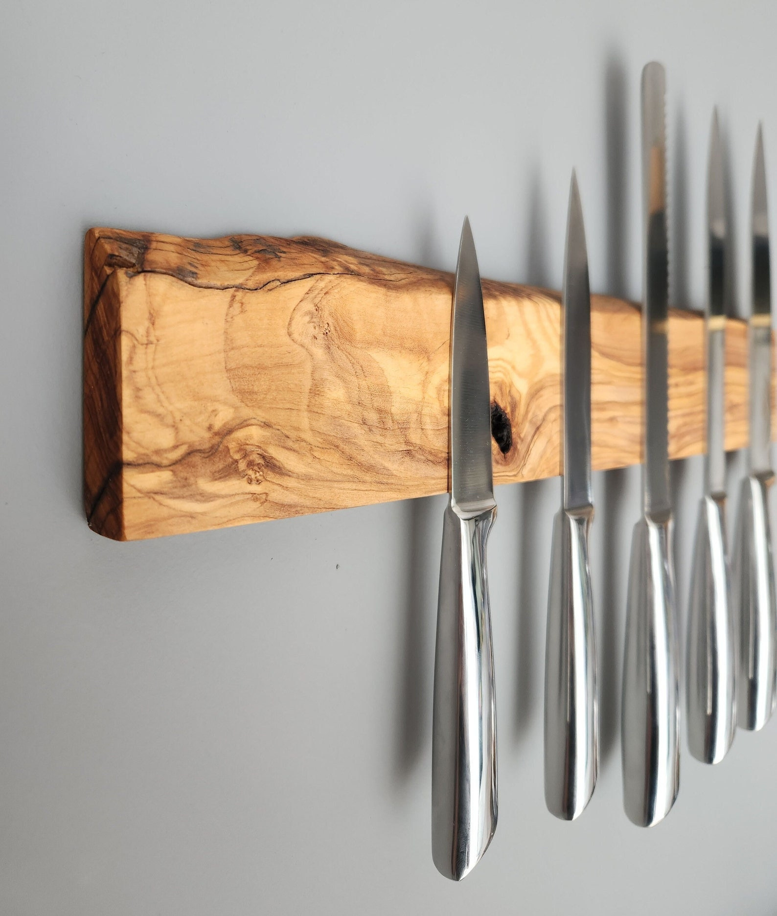 Custom Olive Wood Magnetic Knife Holder - Handmade Wall Mount Knife Rack Strip Custom Olive Wood Magnetic Knife Holder - Handmade Wall Mount Knife Rack Strip