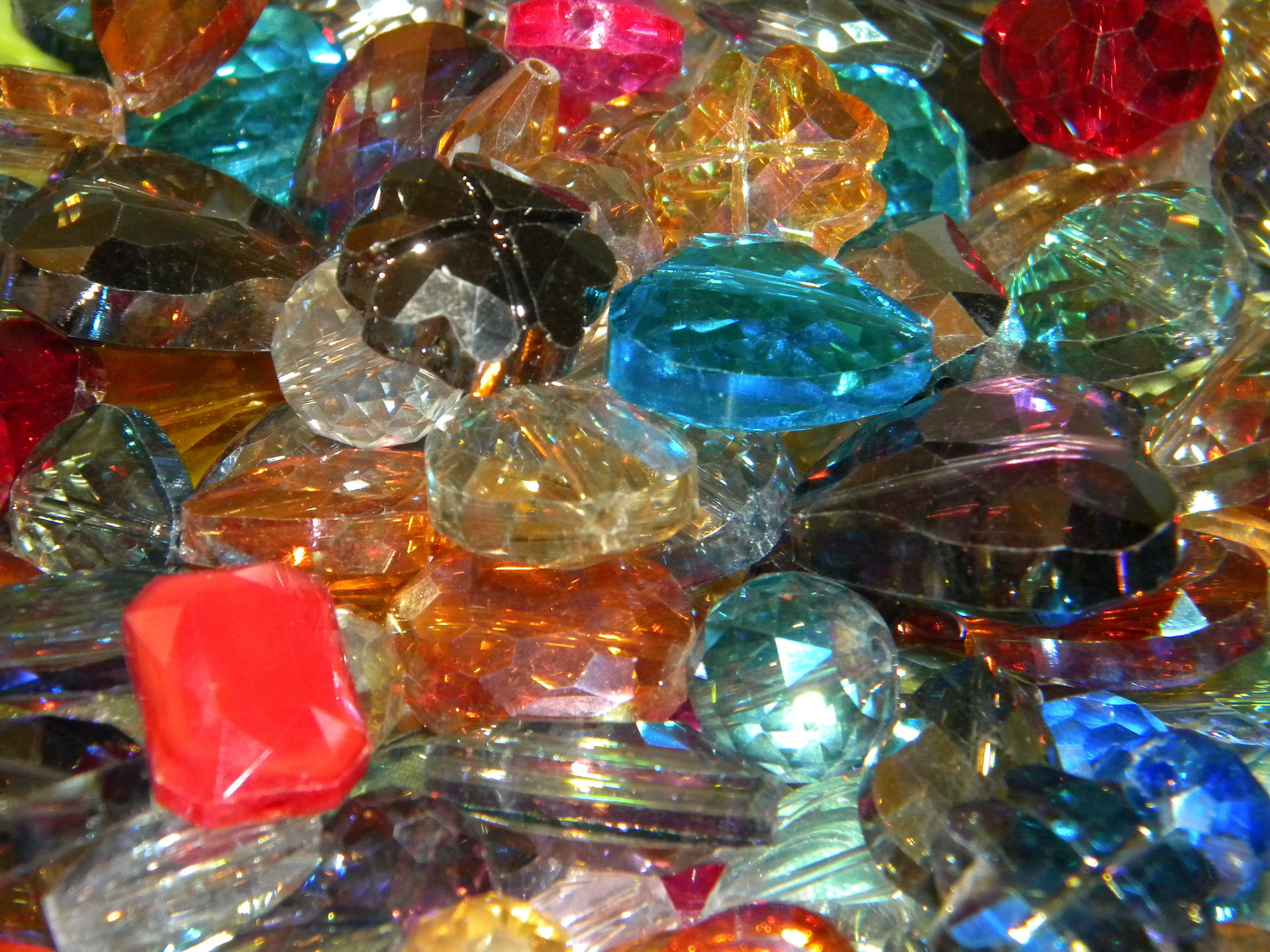 30 Mixed Faceted Crystal Glass Beads for Wind Chimes & Sun Catchers - Jesse James Lot 1 - MeasureMason 30 Mixed Faceted Crystal Glass Beads for Wind Chimes & Sun Catchers - Jesse James Lot 1