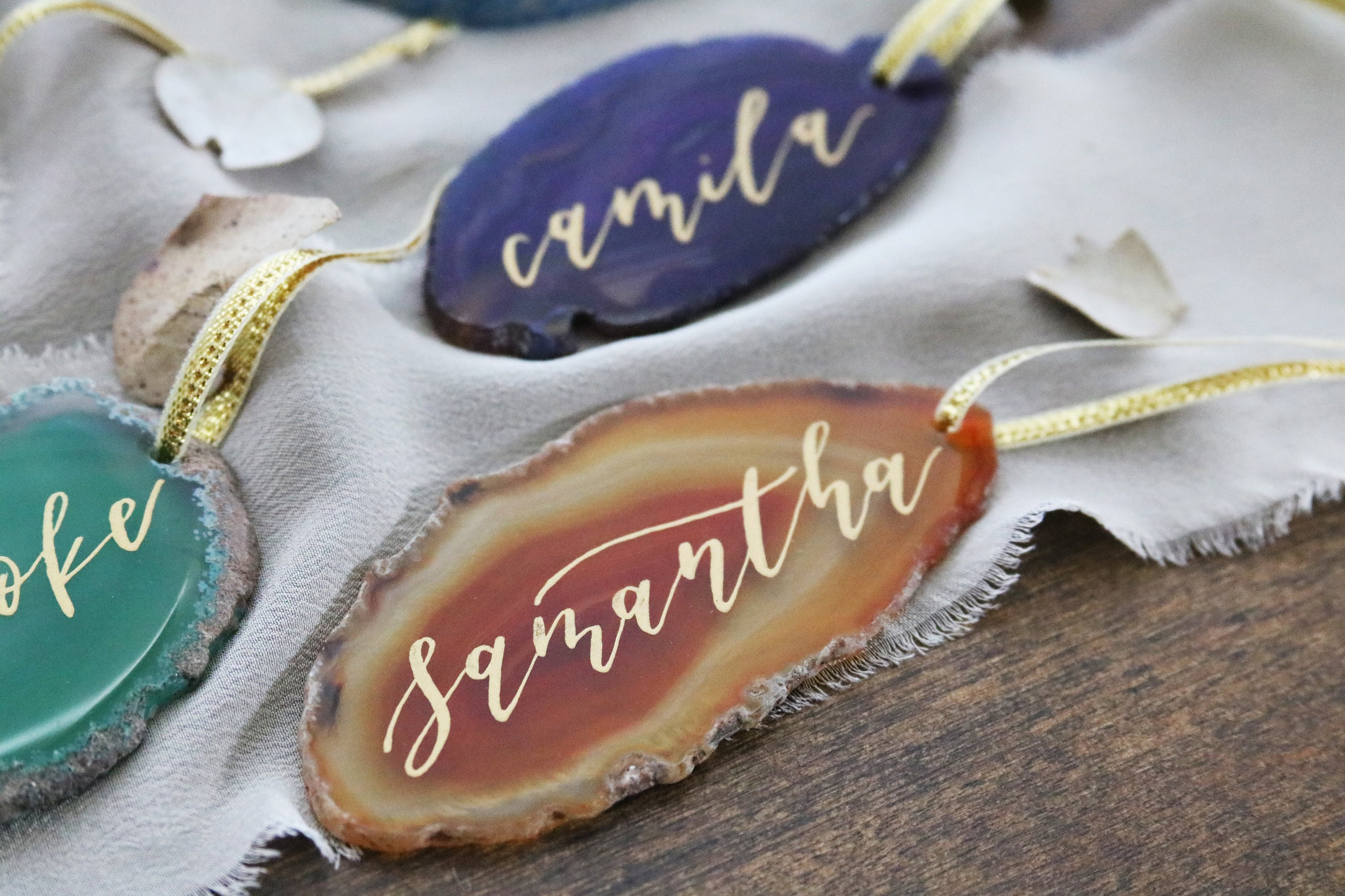 Personalized Agate Slice Christmas Ornament – Custom Calligraphy Name with Holiday Ribbon 1 - MeasureMason Personalized Agate Slice Christmas Ornament – Custom Calligraphy Name with Holiday Ribbon 1