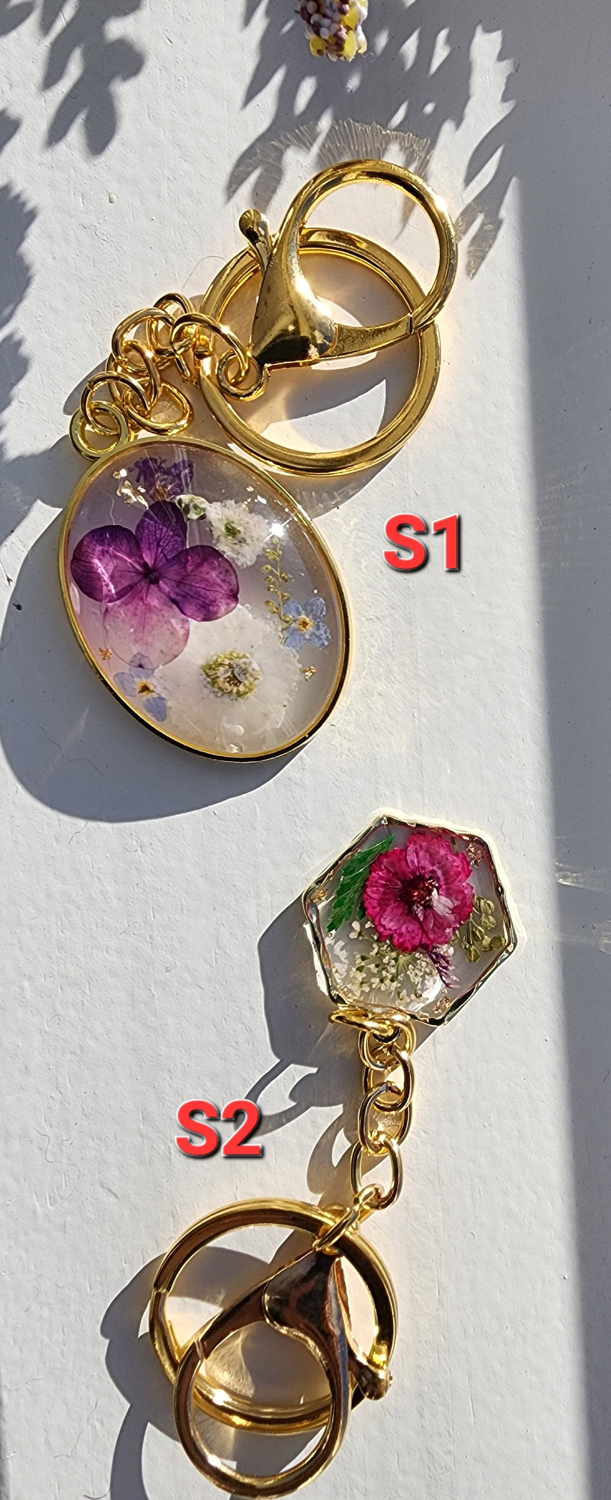 Handmade Dried Flower Resin Keychain – Real Pressed Floral Gift for Her 4 - MeasureMason Handmade Dried Flower Resin Keychain – Real Pressed Floral Gift for Her 4