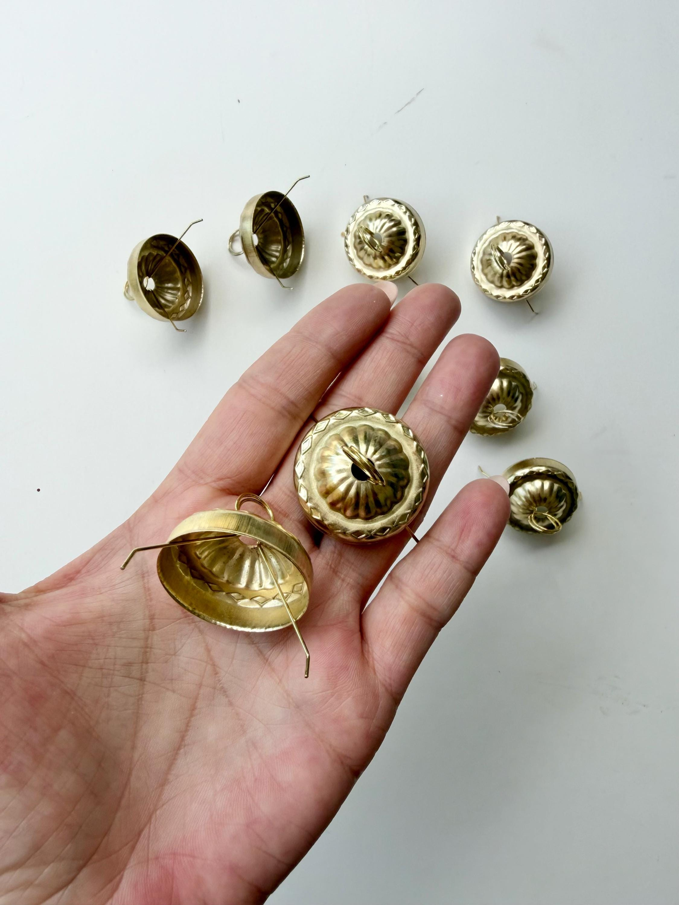 30mm Gold Christmas Ornament Caps with Hooks for DIY Baubles 1 - MeasureMason 30mm Gold Christmas Ornament Caps with Hooks for DIY Baubles 1