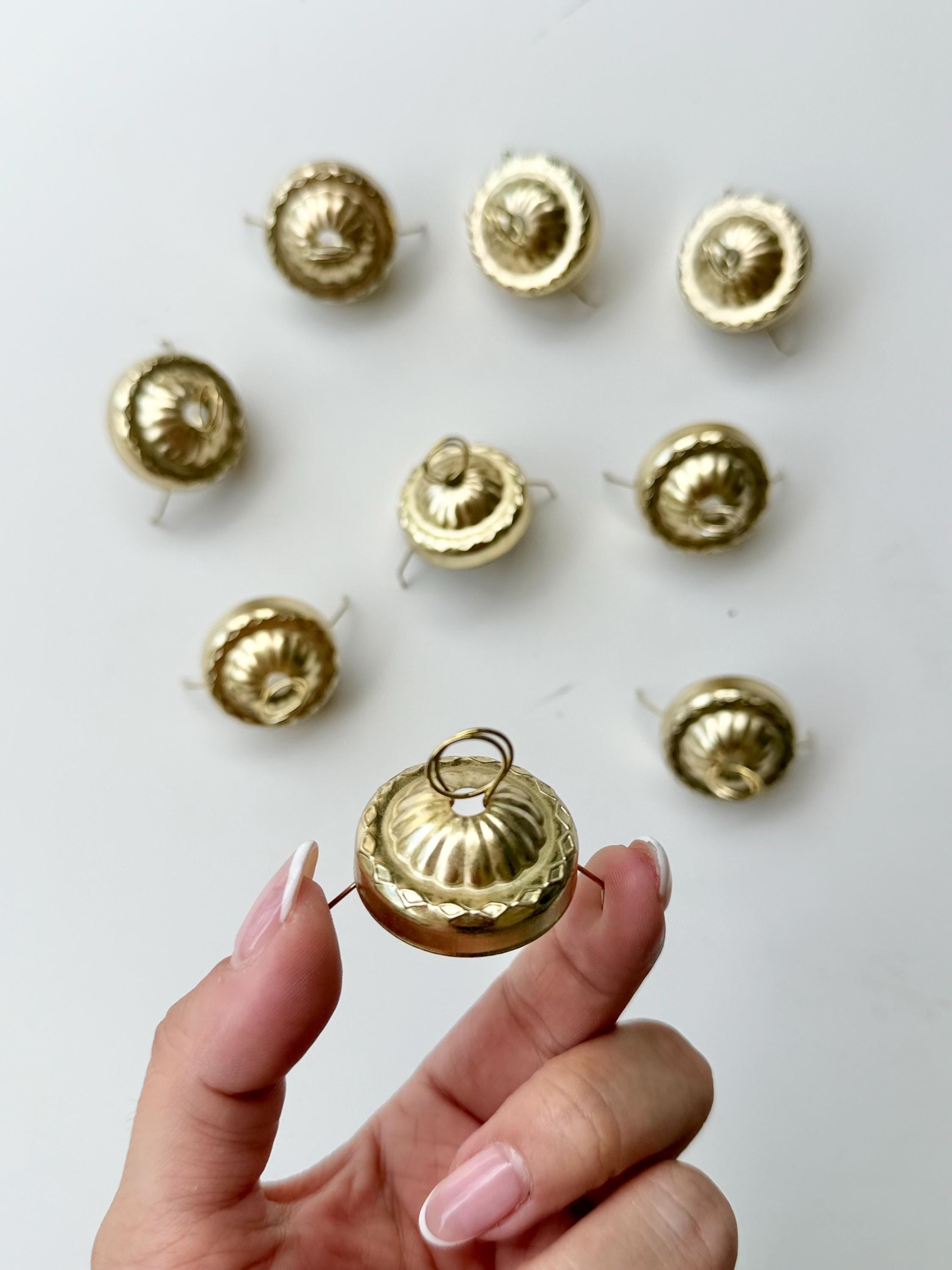 30mm Gold Christmas Ornament Caps with Hooks for DIY Baubles 30mm Gold Christmas Ornament Caps with Hooks for DIY Baubles