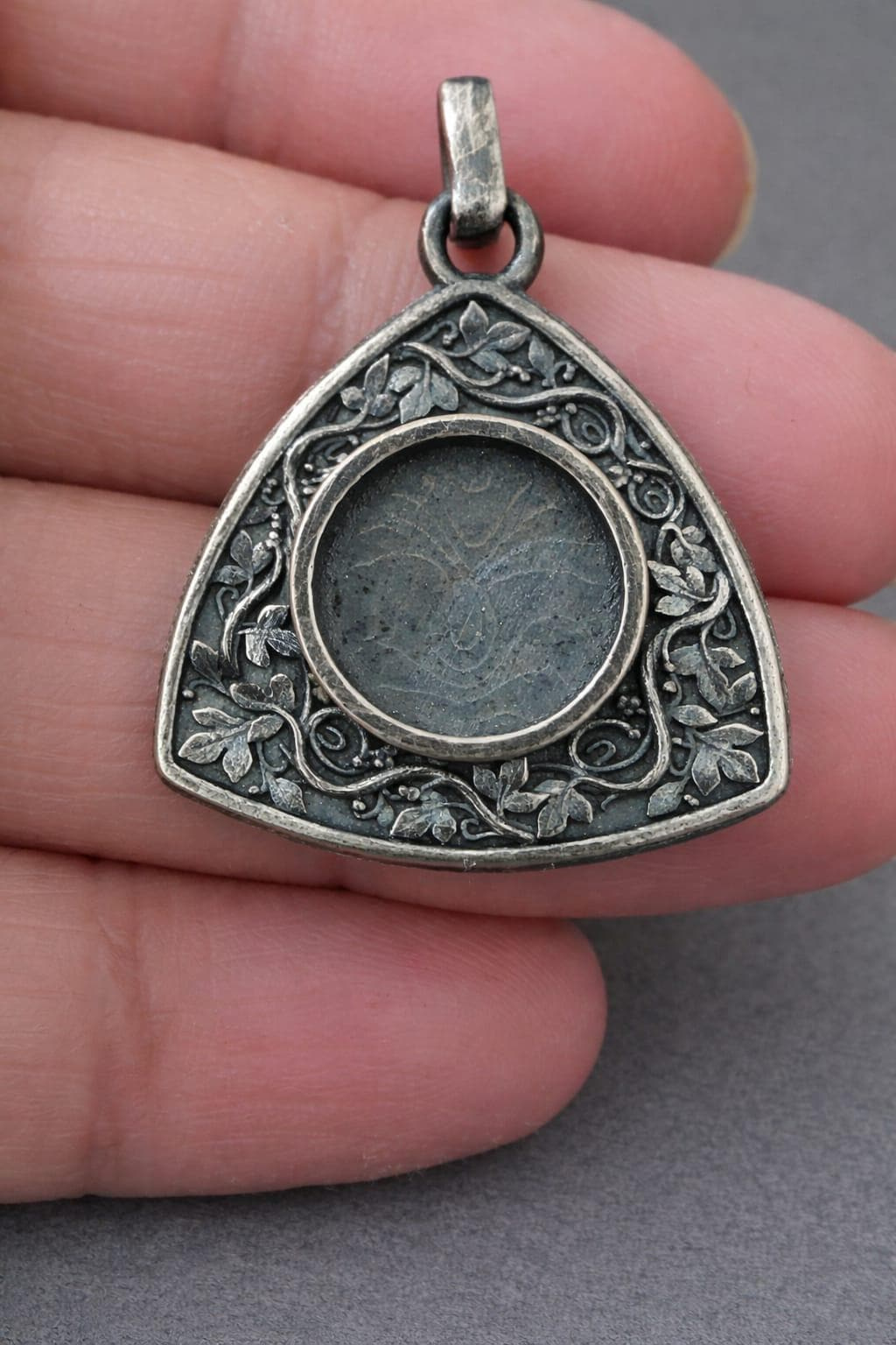 12mm Antique Silver Pendant Blank Bezel Setting, Gothic Floral Vine Design Cabochon Base for Jewelry Making